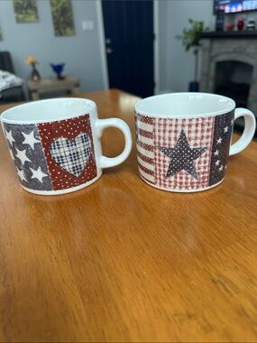 D.C. Brown & Co., American Quilt pattern mugs by Oneida. 2001. Patriotic